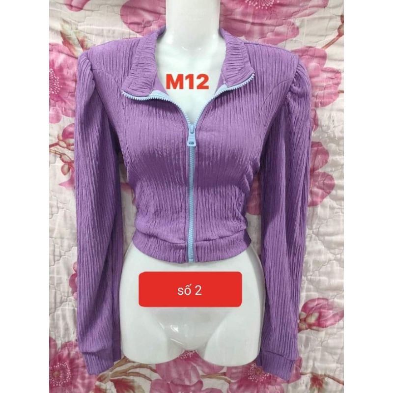 Ao khoác xốp màu lung.