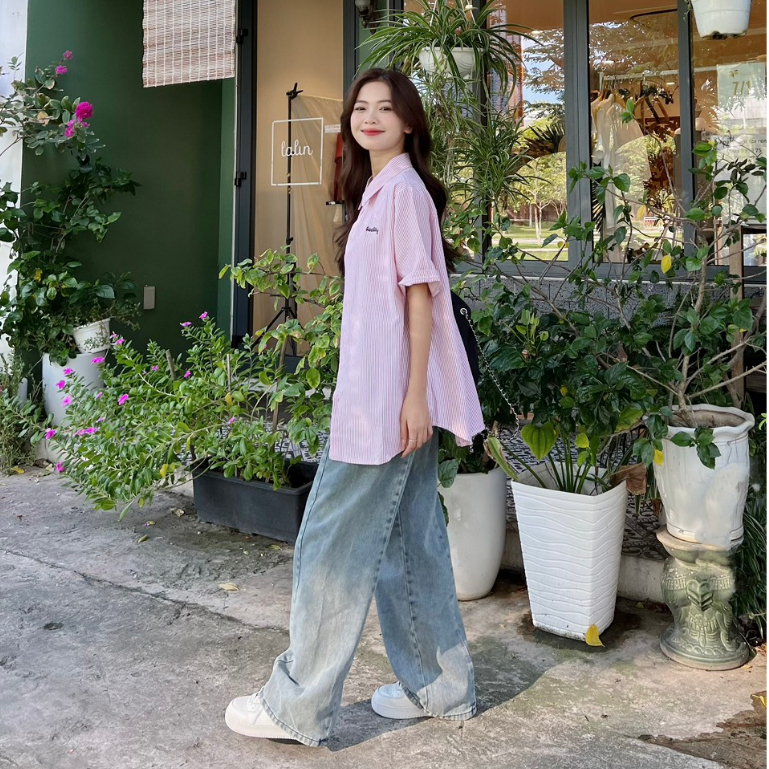 Áo sơ mi tay ngắn thêu "REALITY"