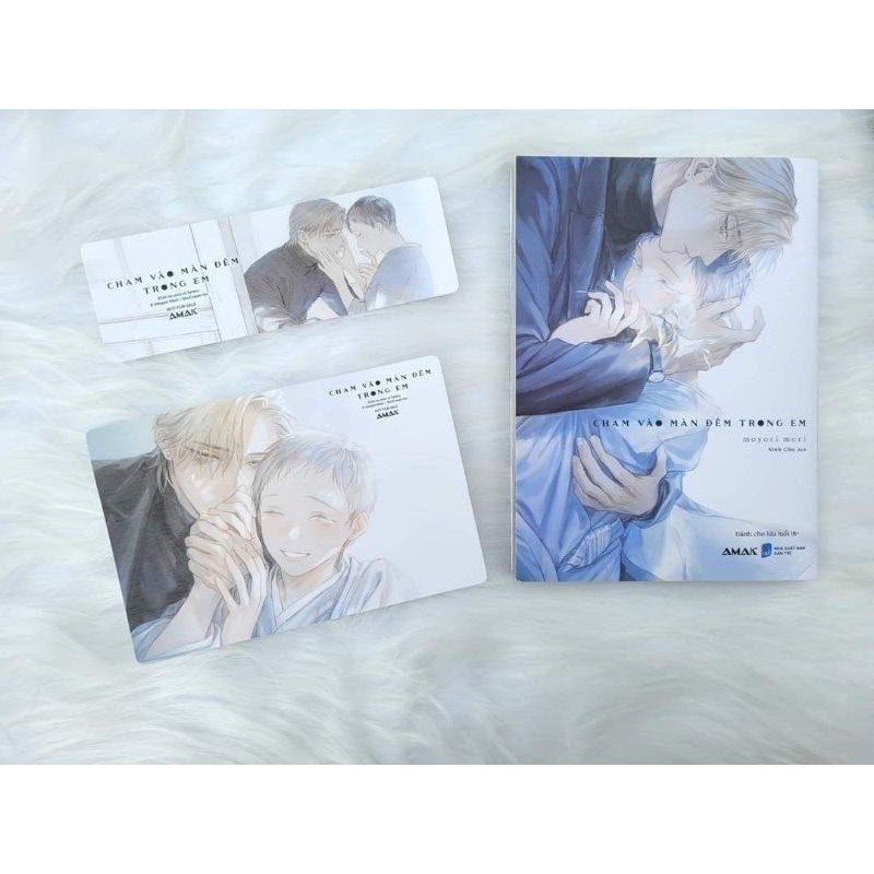 Bưu Thiếp Chạm Vào Màn Đêm Nơi Em