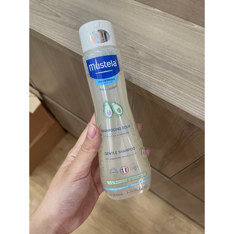 Dầu gội dưỡng thơm và mượt tóc cho bé từ sơ sinh Mustela Gentle Shampoo