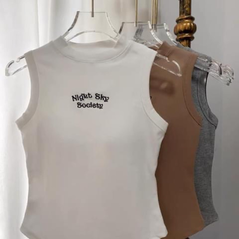 Áo bra sát nách cổ cao chữ thêu Sky phong cách trẻ trung kèm đệm mút