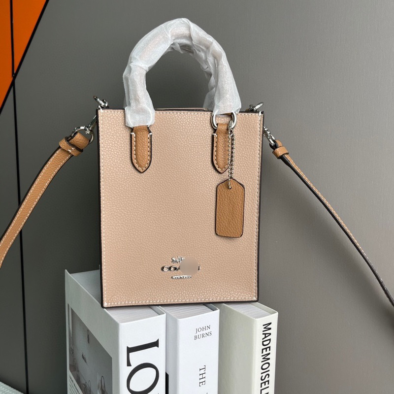 Túi Coach North South Mini Tote dáng đeo chéo cá tính