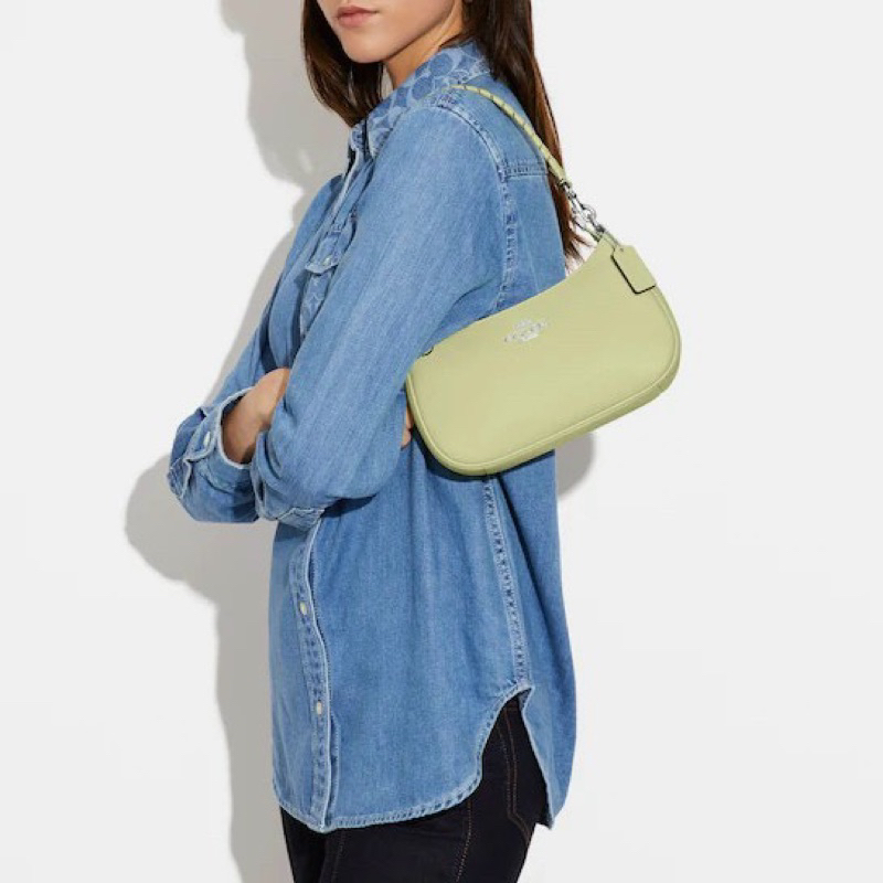 Túi Coach Teri Shoulder bag màu xanh bơ