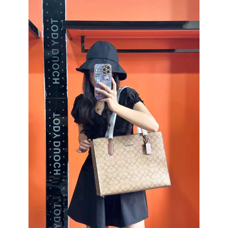 Túi công sở Coach NiNa Carryall Tote đơn giản sang trọng