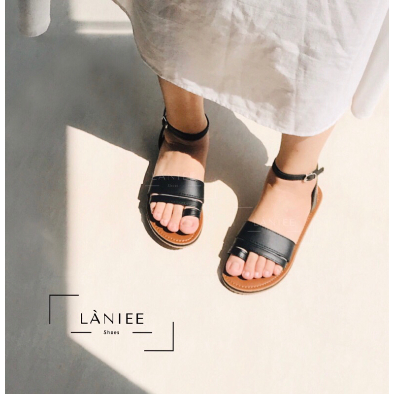 Sandal Nữ quai ngang đôi xỏ ngón Làniee  2 màu đen, nâu dây gài cổ chân ĐẾ TPR NÂU SÁNG - LNX01
