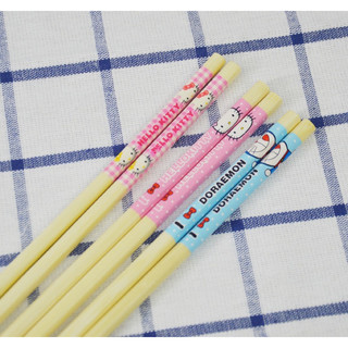 Đũa tre ăn dặm cho bé hình Hello Kitty / Doraemon