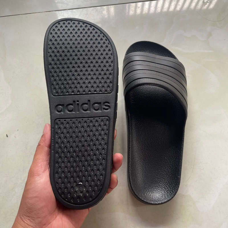Dép Đúc Adidas Adilette Aqua Quai Ngang