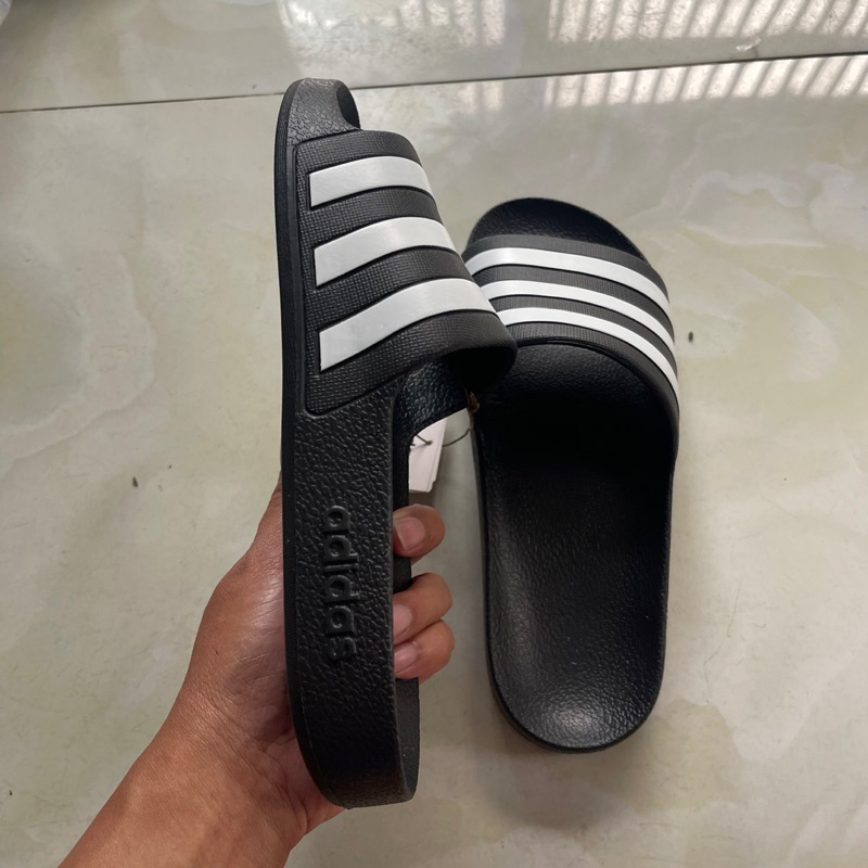 Dép Đúc Adidas Adilette Aqua Quai Ngang