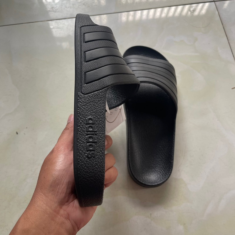 Dép Đúc Adidas Adilette Aqua Quai Ngang