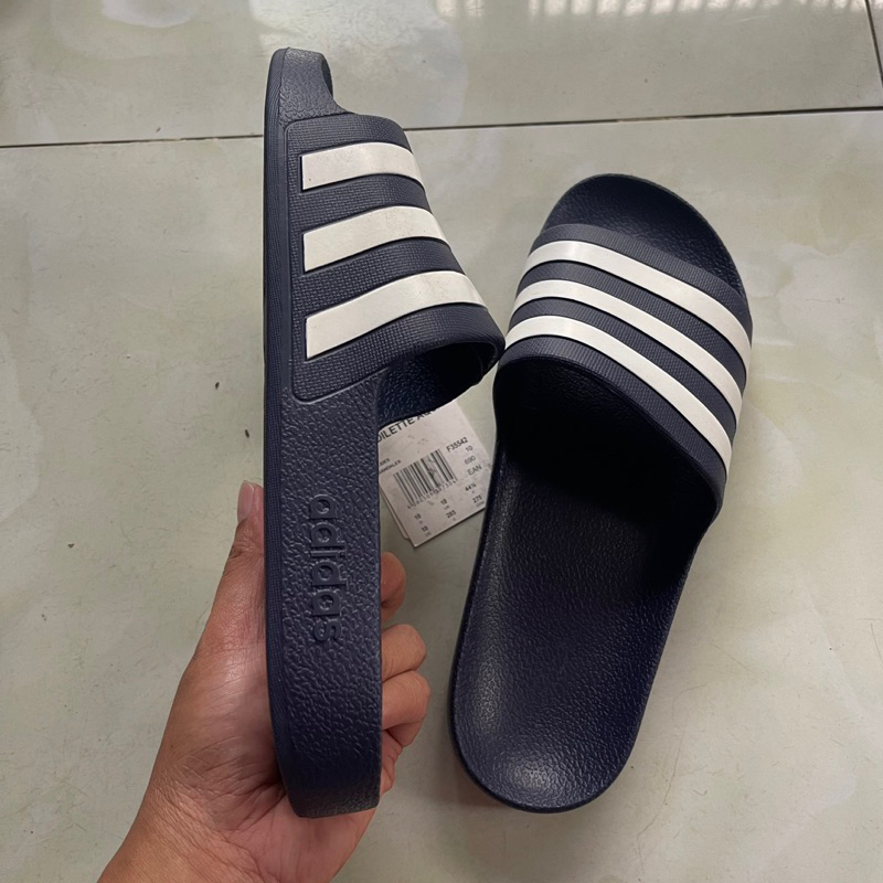 Dép Đúc Adidas Adilette Aqua Quai Ngang