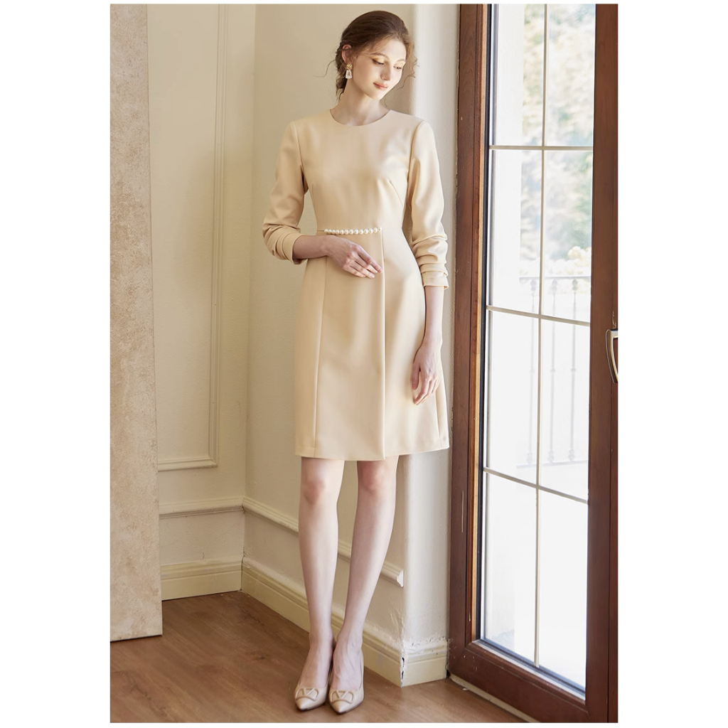 Đầm cổ tròn nhỏ xinh màu trơn tay dài đính hạt