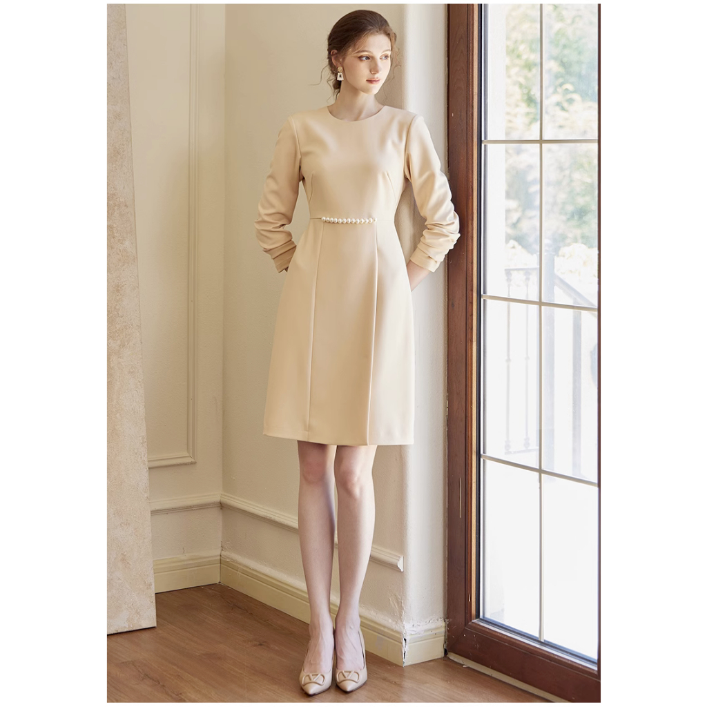 Đầm cổ tròn nhỏ xinh màu trơn tay dài đính hạt