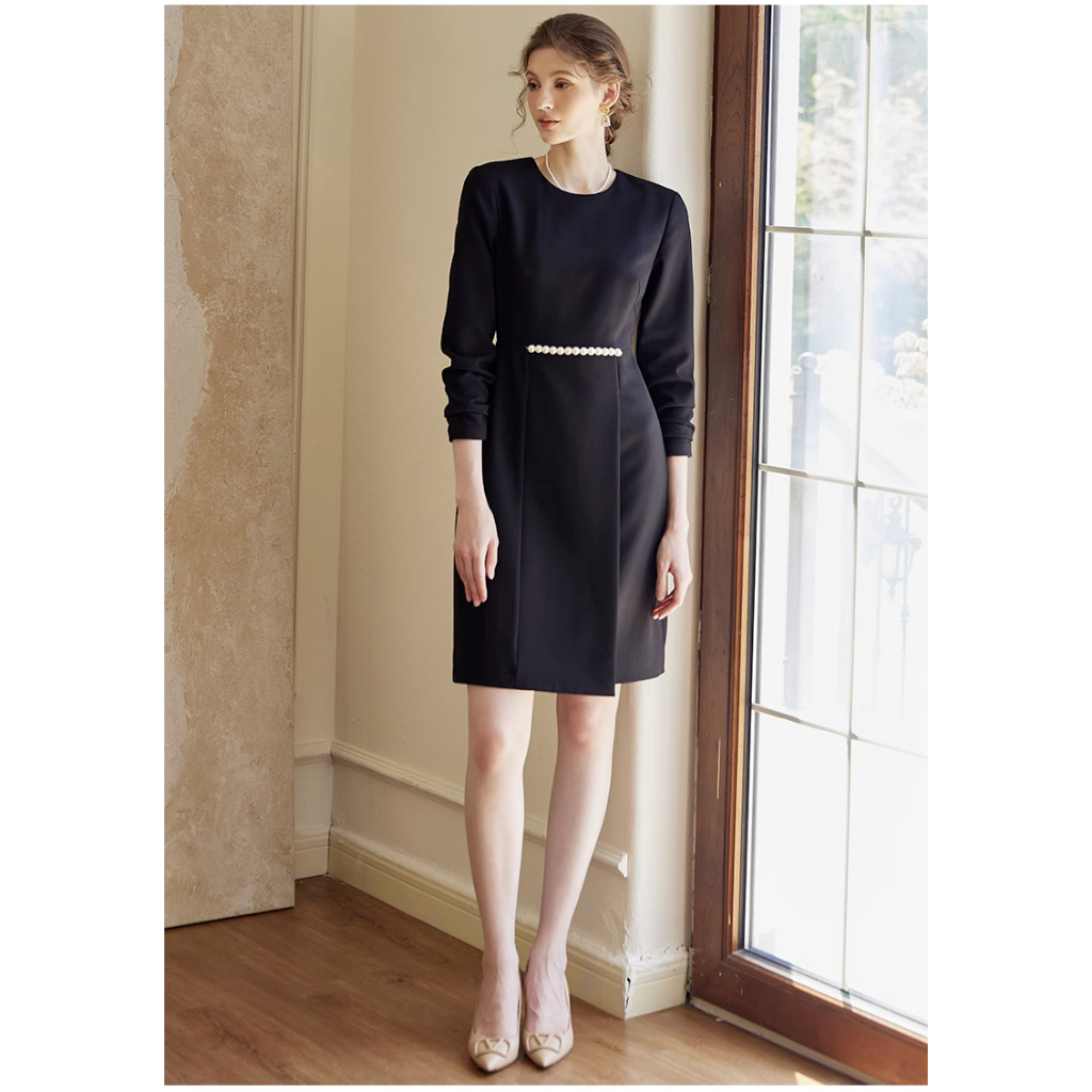 Đầm cổ tròn nhỏ xinh màu trơn tay dài đính hạt