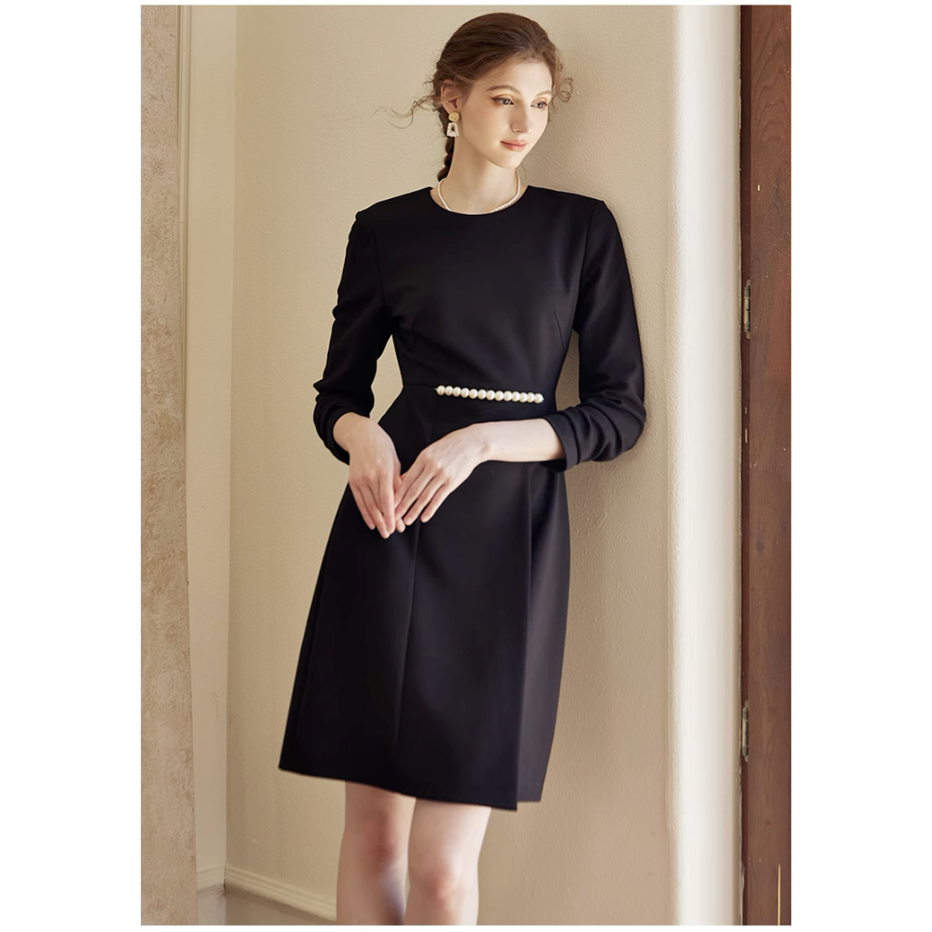 Đầm cổ tròn nhỏ xinh màu trơn tay dài đính hạt