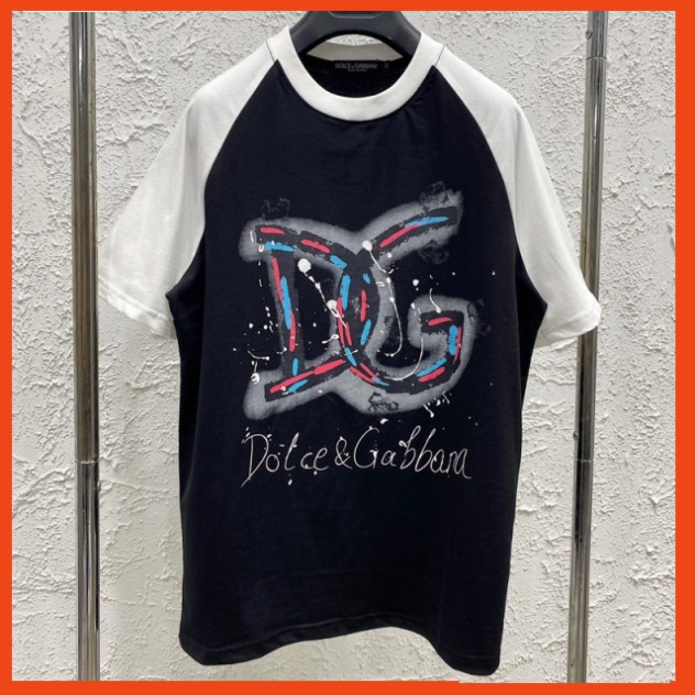 Áo phông nam nữ Dolce in chữ DG vảy sơn loang màu phối tay raglan đen trắng. Áo thun nam nữ unisex form rộng hot 2023