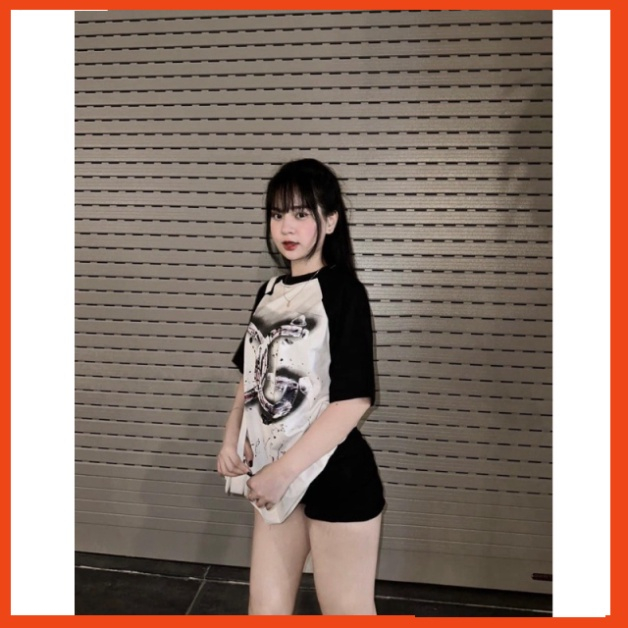 Áo phông nam nữ Dolce in chữ DG vảy sơn loang màu phối tay raglan đen trắng. Áo thun nam nữ unisex form rộng hot 2023