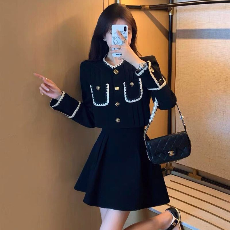 Set áo khoác nhung dài tay phối viền ren tiểu thư kèm chân váy ngắn xếp ly trẻ trung