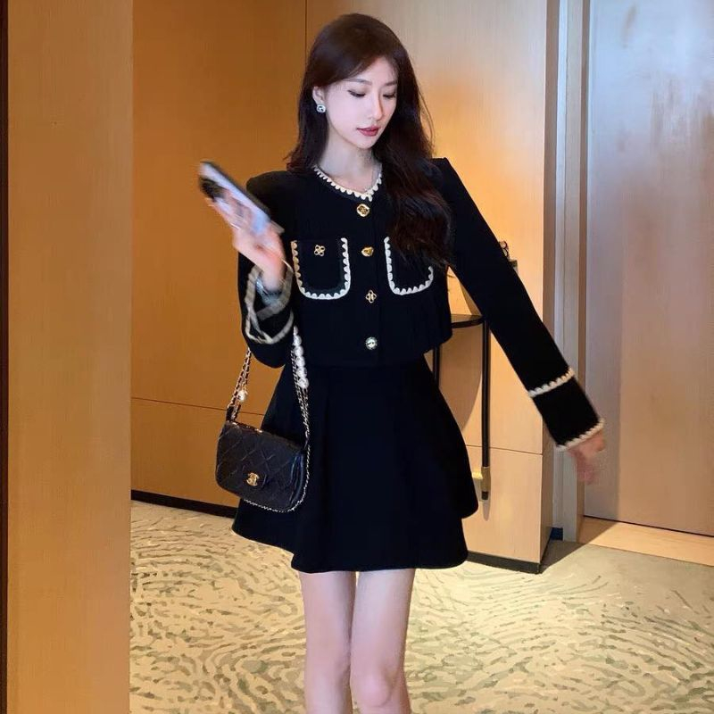 Set áo khoác nhung dài tay phối viền ren tiểu thư kèm chân váy ngắn xếp ly trẻ trung