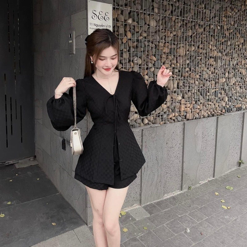 SET ÁO TRẮNG CỔ V THẮT NƠ TAY PHỒNG + SHORT