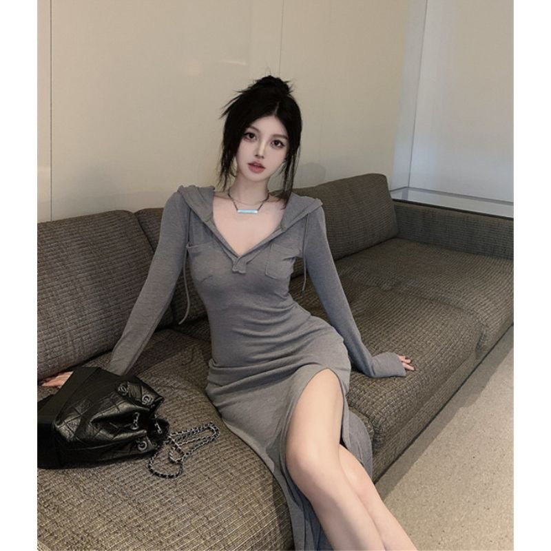 Đầm Nữ Dài Tay Xẻ Tà Có Mũ Phong Cách Trẻ Trung Năng Động Thu Đông