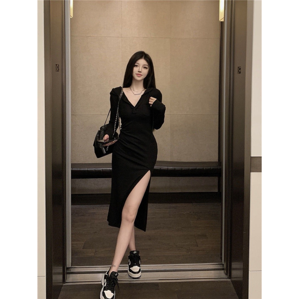 Đầm Nữ Dài Tay Xẻ Tà Có Mũ Phong Cách Trẻ Trung Năng Động Thu Đông