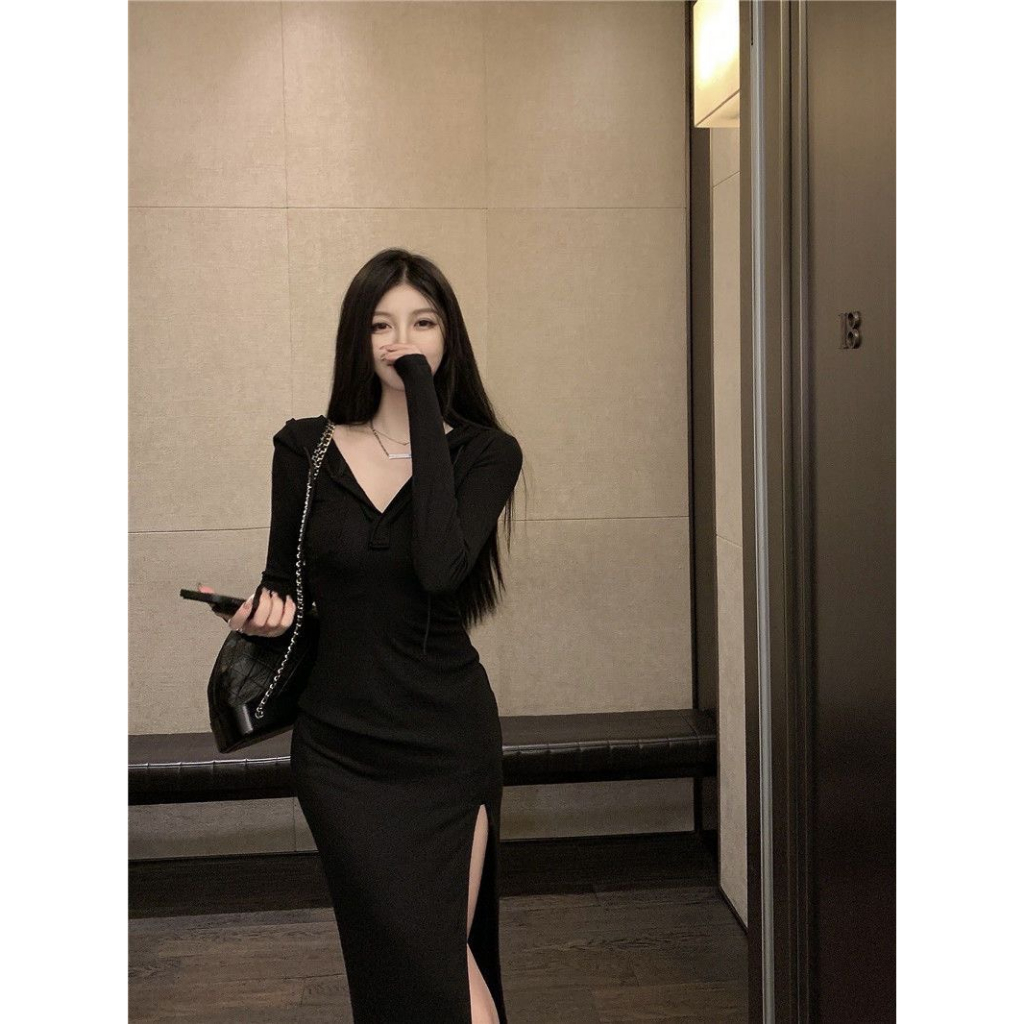 Đầm Nữ Dài Tay Xẻ Tà Có Mũ Phong Cách Trẻ Trung Năng Động Thu Đông