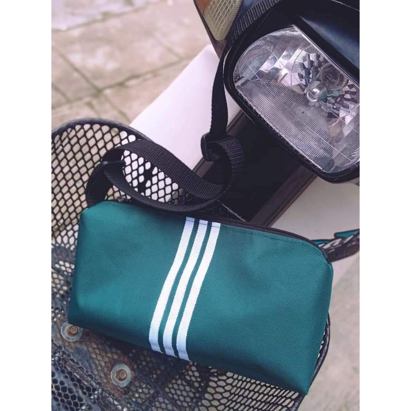 Túi đeo chéo kẻ sọc