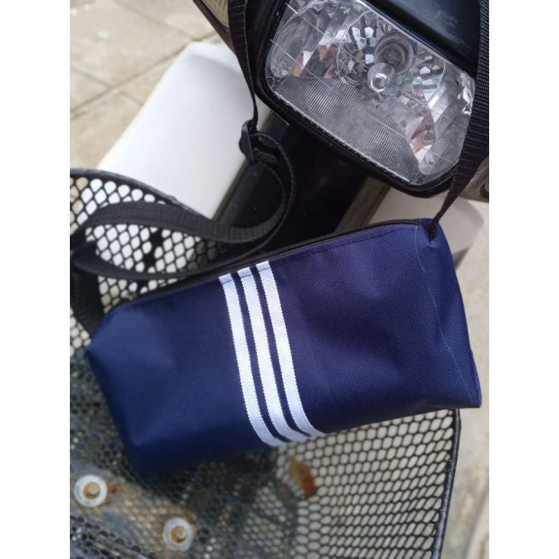 Túi đeo chéo kẻ sọc