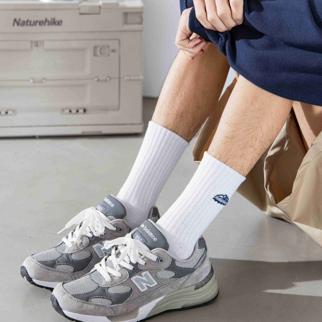 Đôi tất ống giữa ấm áp dày dặn dành cho nam và nữ mùa thu đông