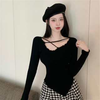 Áo len dài tay cho nữ áo dệt kim mongtoghi thiết kế kiểu tiểu thư cổ lệch bánh bèo cổ đan dây nhún bèo viền M134 N-3