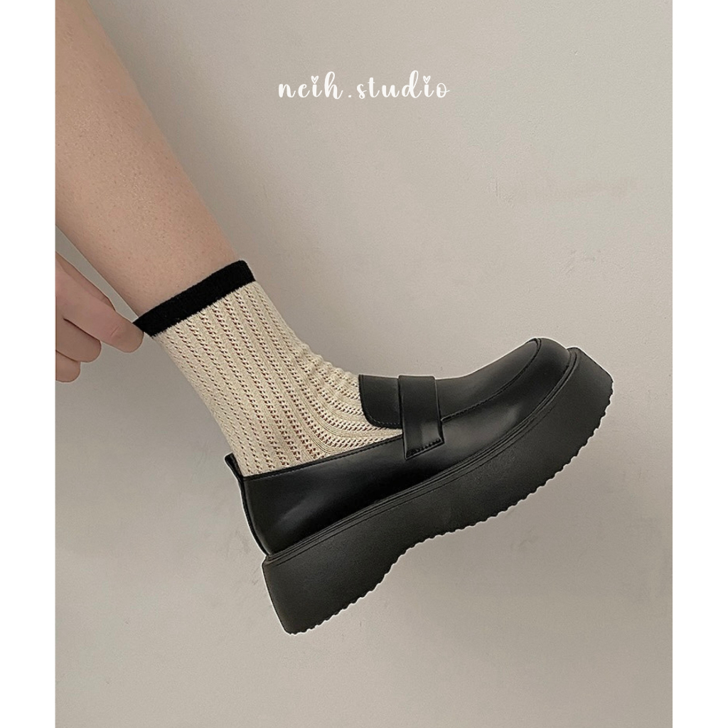 Giày nữ ulzzang màu đen đế bằng cao mũi tròn neih.studio