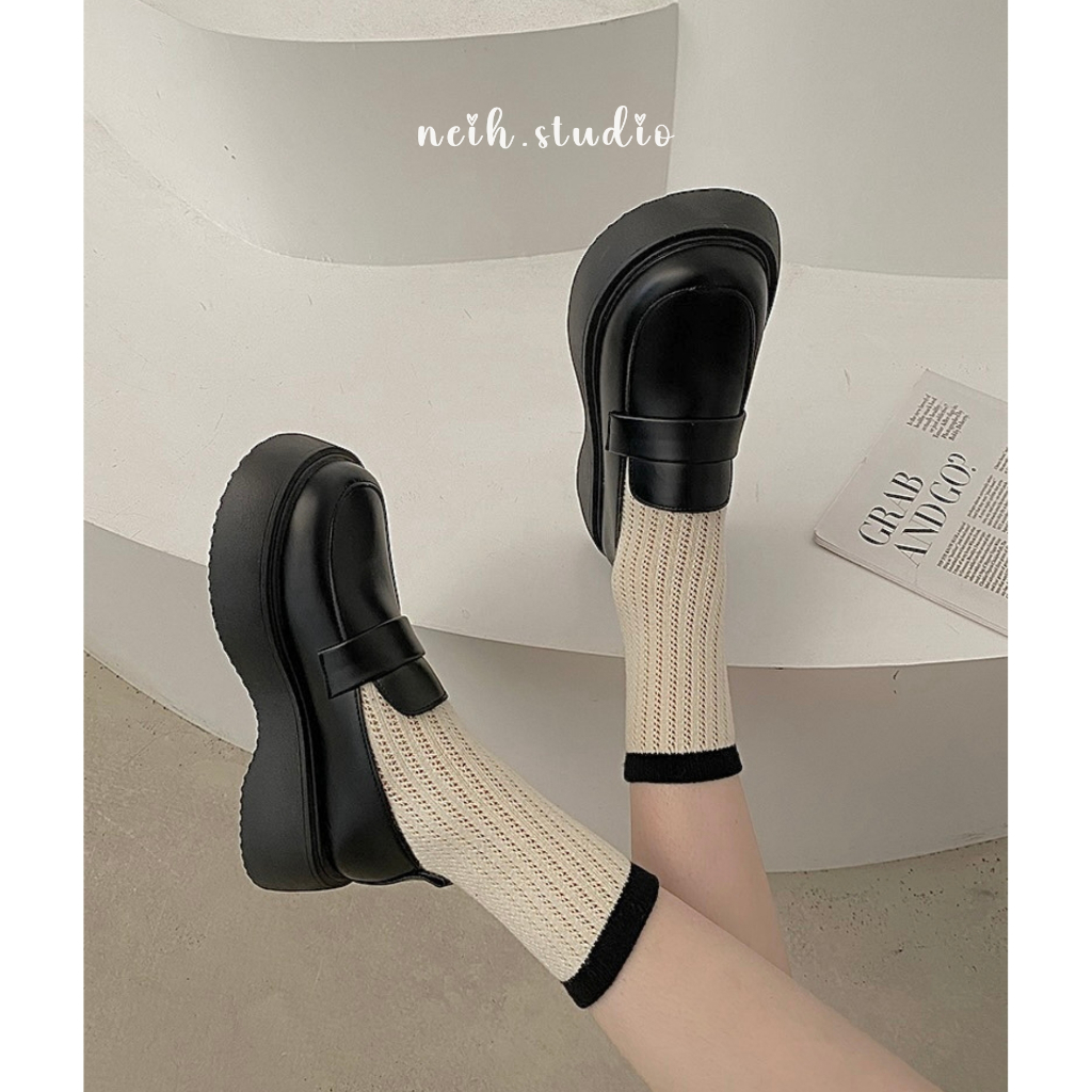 Giày nữ ulzzang màu đen đế bằng cao mũi tròn neih.studio