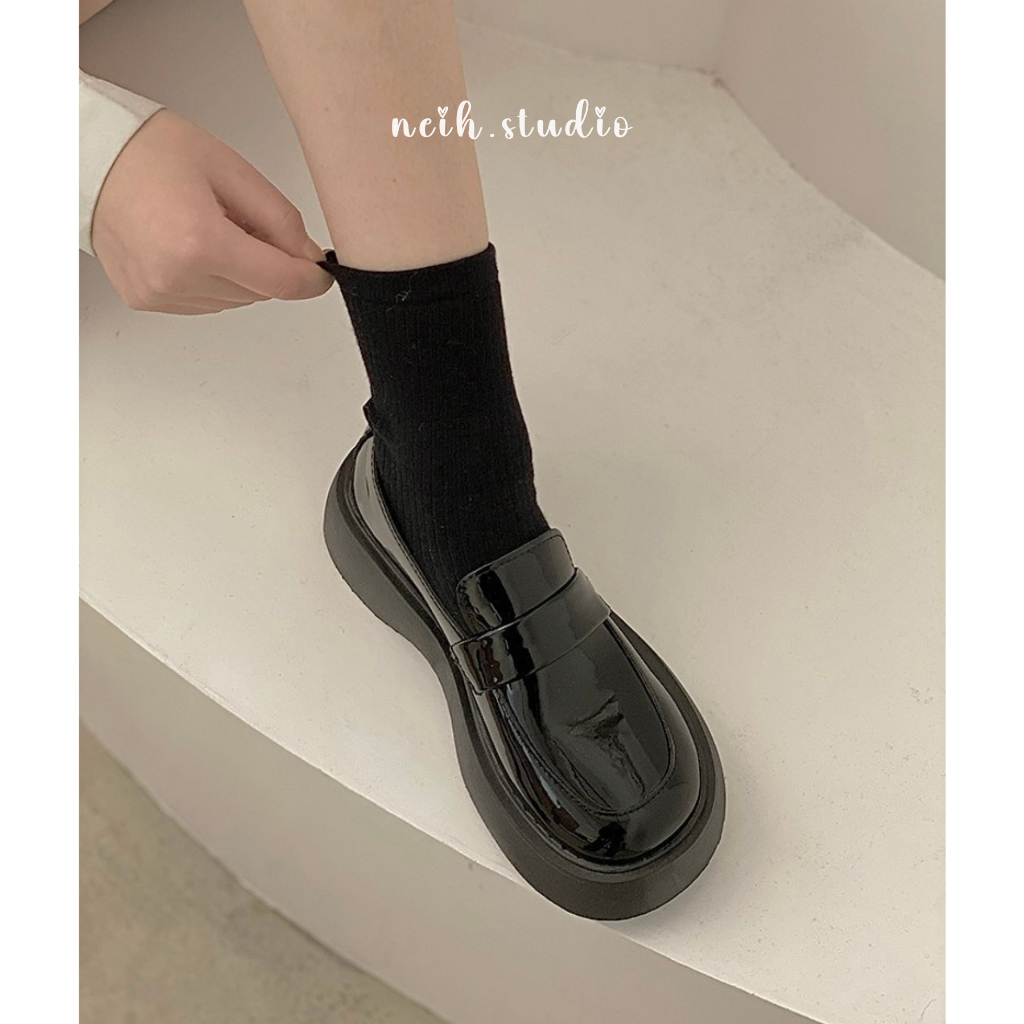 Giày nữ ulzzang màu đen đế bằng cao mũi tròn neih.studio