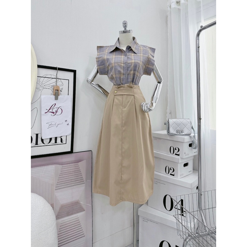 Set áo kẻ + Chân váy midi nâu