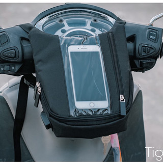 Túi chạy grab dọc - túi treo đầu xe máy chạy grap cảm ứng được điện thoại - xem bản đồ, có lỗ dây sạc