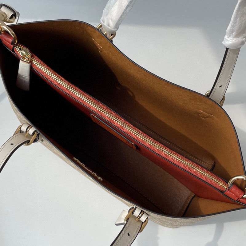 Túi xách nhỏ xinh