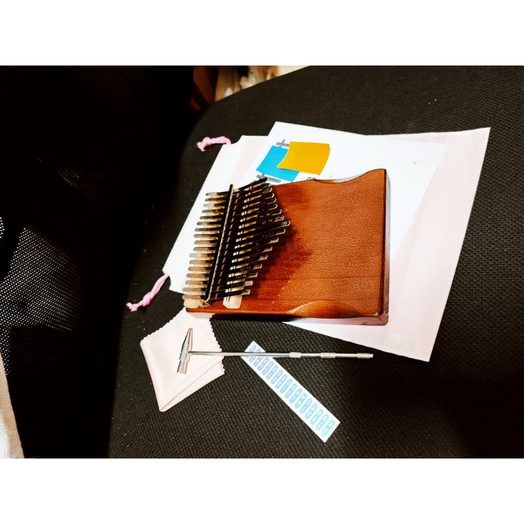 Đàn kalimba gỗ cao cấp Tonic 17 phím cho bạn mới tập chơi âm vang hay hình khắc cute