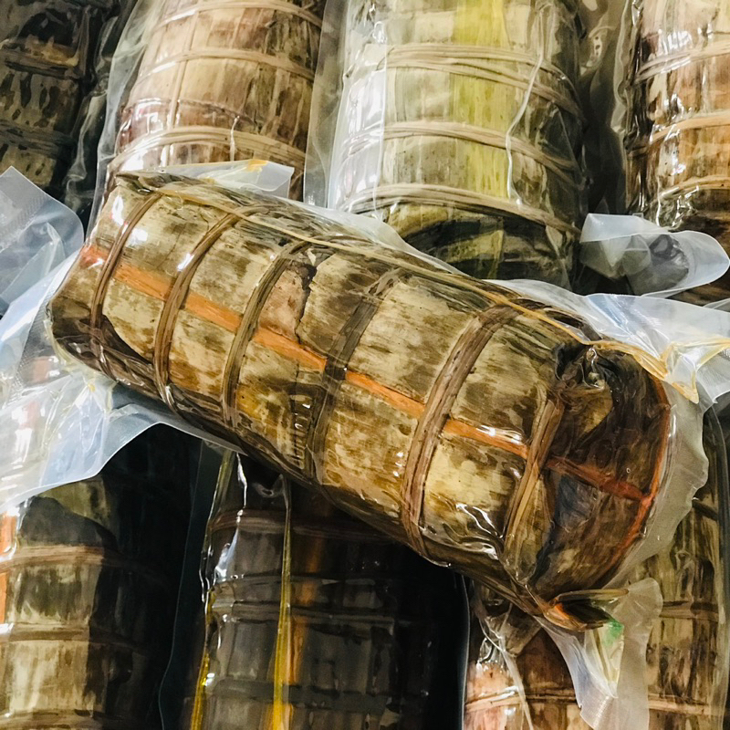 Bánh tét trà cuôn chay nhân chuối , đặc sản chính gốc Trà Vinh