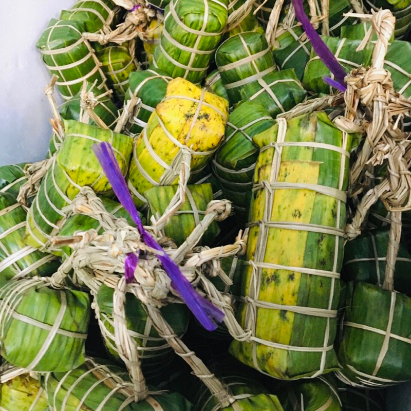 Bánh tét trà cuôn chay nhân chuối , đặc sản chính gốc Trà Vinh