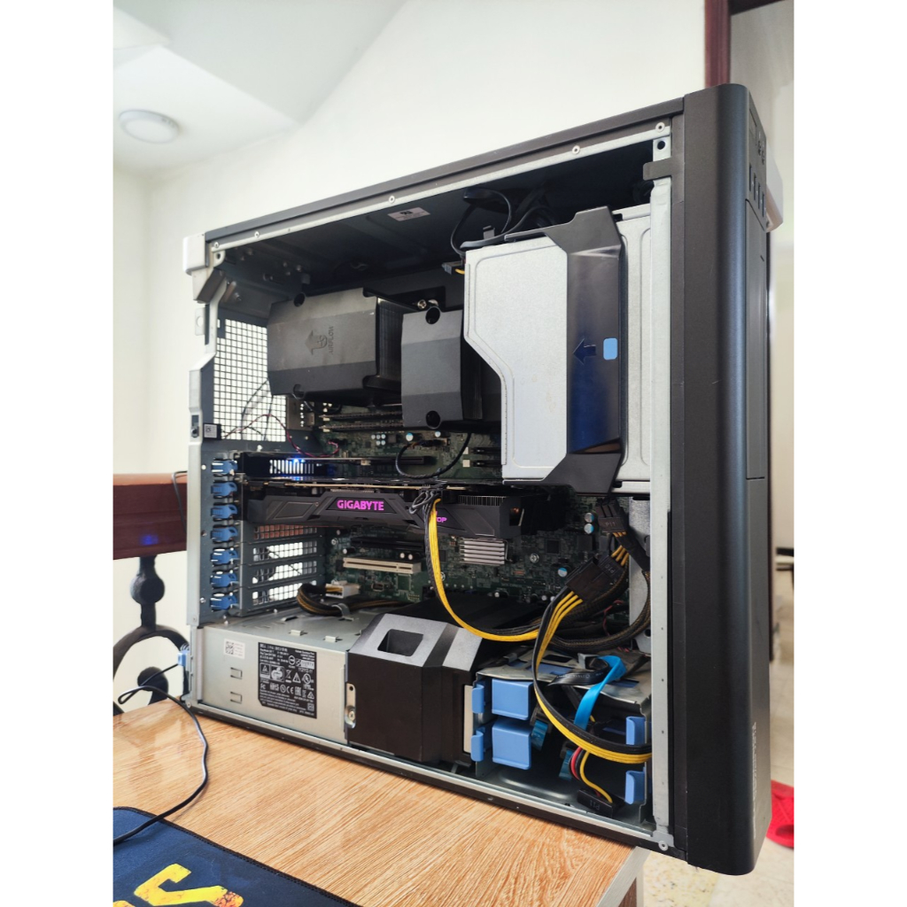 Dell Precision Tower 7810 Dual Xeon chưa bao gồm linh liện