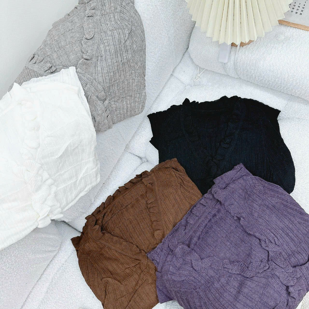 Áo len viền bèo tay loe dài xinh xắn