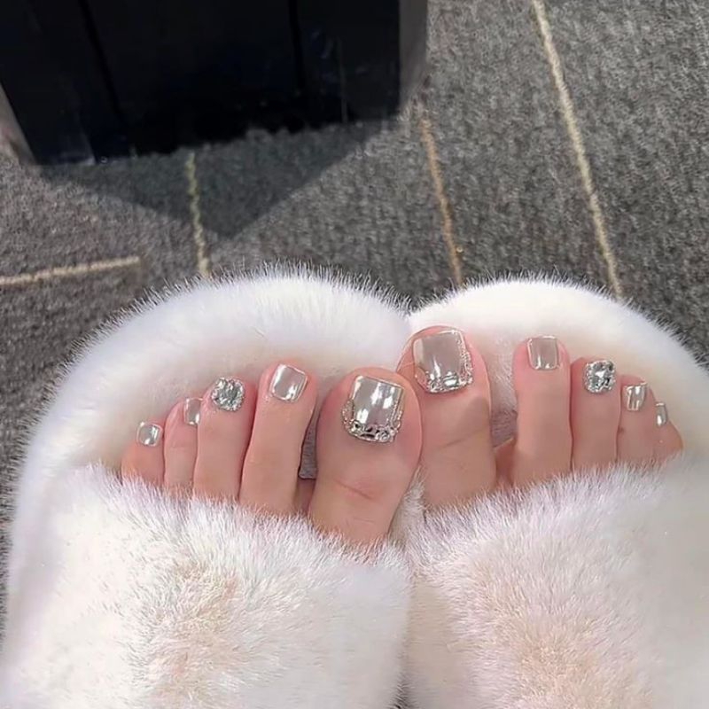 Móng giả_nail box móng thiết kế móng chân tráng gương