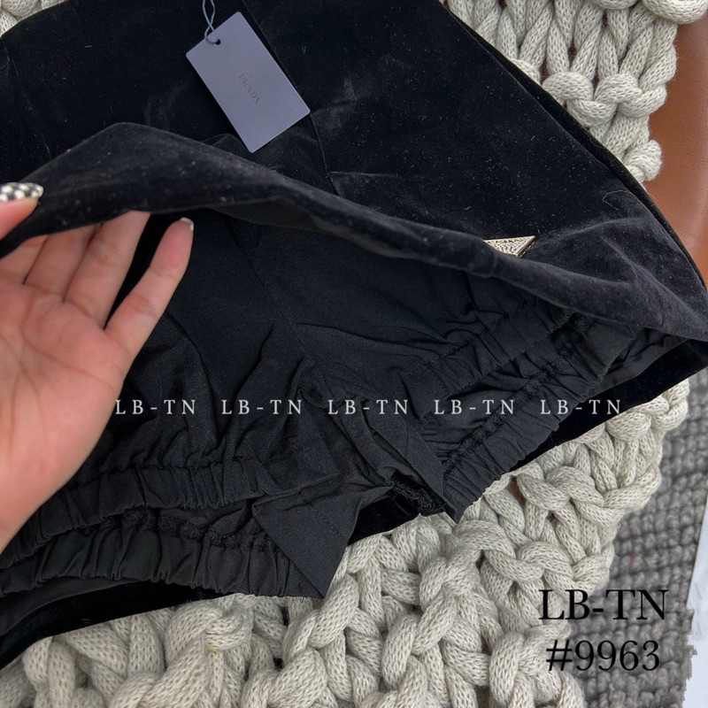 CHÂN VÁY NHUNG PADA CẠP CAO DÁNG A HÀNG QCL1 MS21001