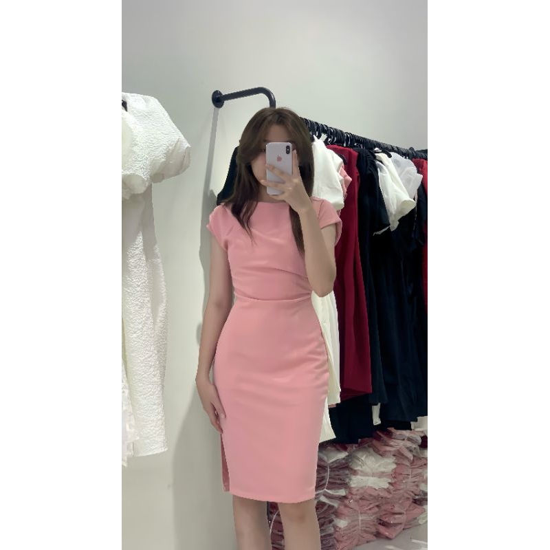 Đầm body xẻ tà sát nách