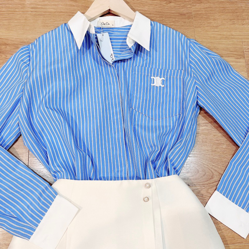 Áo thô kẻ thêu túi trẻ trung