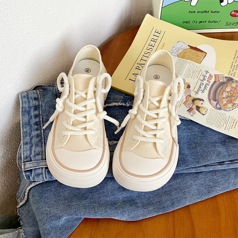 Giày thể thao nữ mũi bẹt dây tròn, giay sục đạp gót