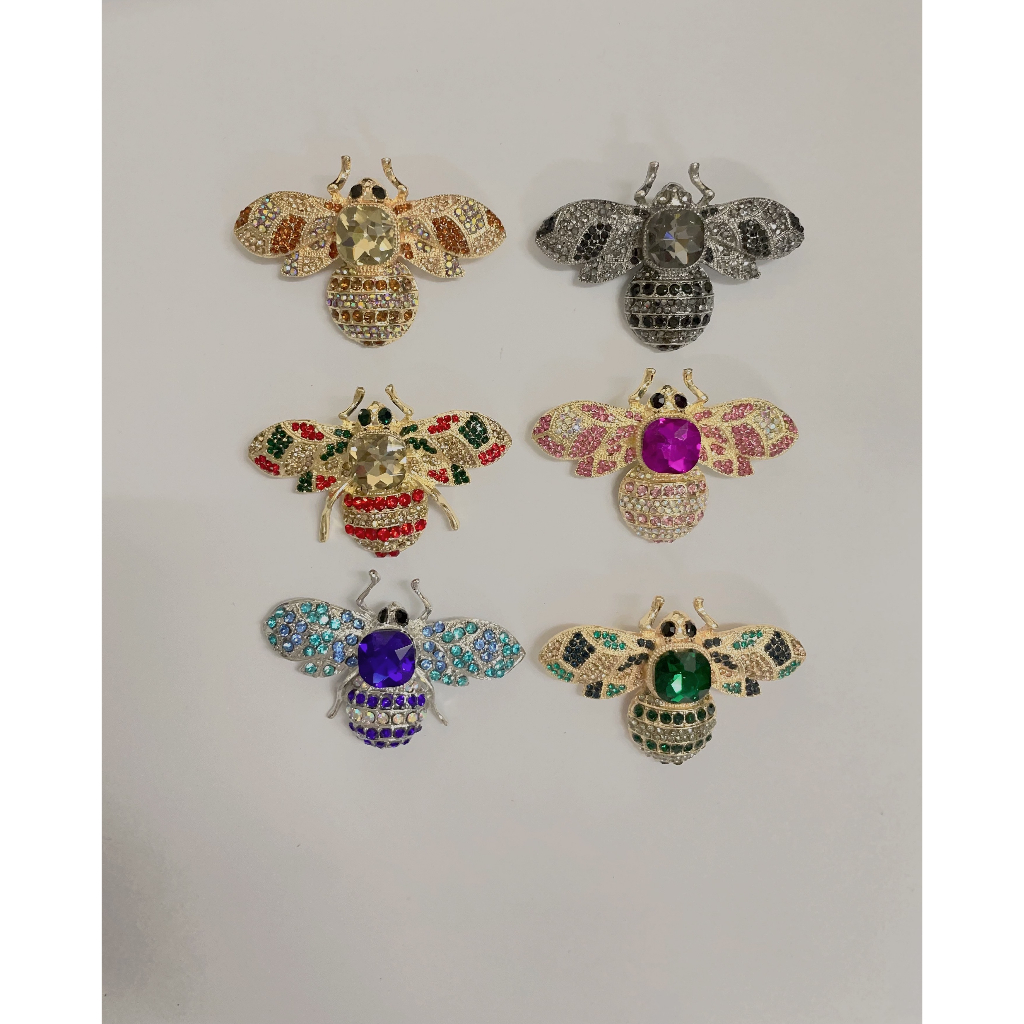 Charm ong bầu gắn dép havainas