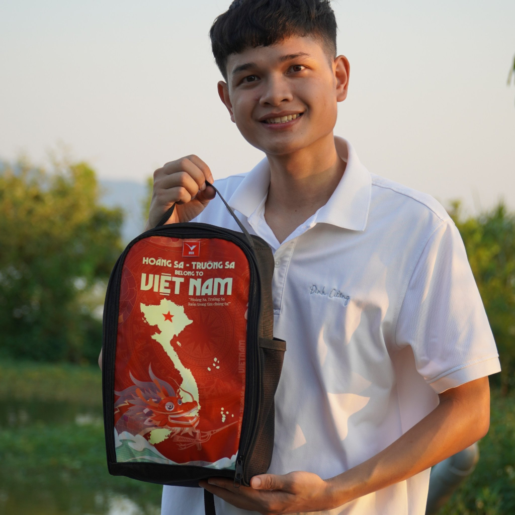 Túi Đeo Chéo Thể Thao Tinh Thần Việt Nam, Thời Trang - Unisex - Chống Thấm Nước