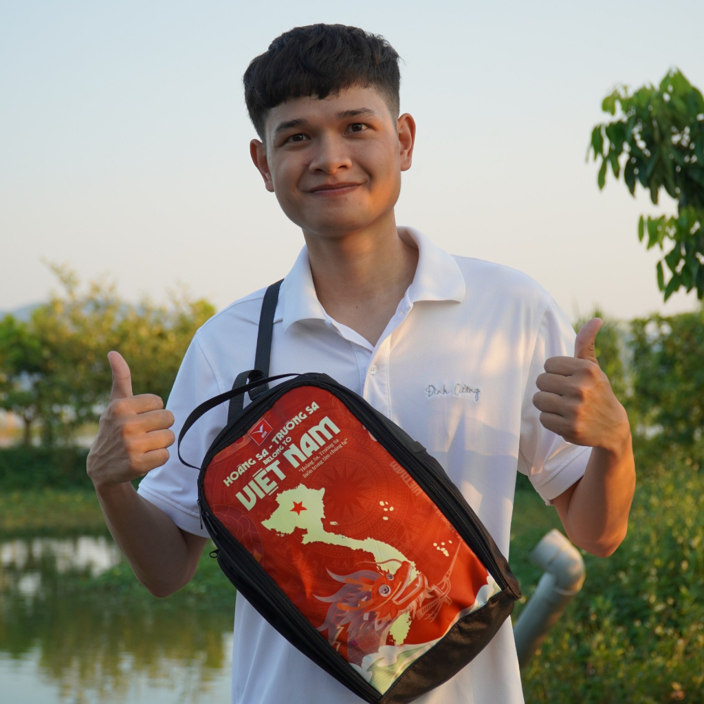 Túi Đeo Chéo Thể Thao Tinh Thần Việt Nam, Thời Trang - Unisex - Chống Thấm Nước