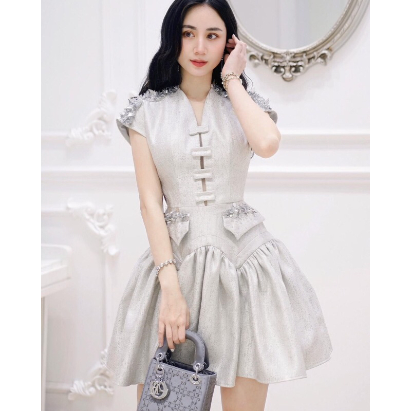 Đầm xoè xám túi nắp đính đá